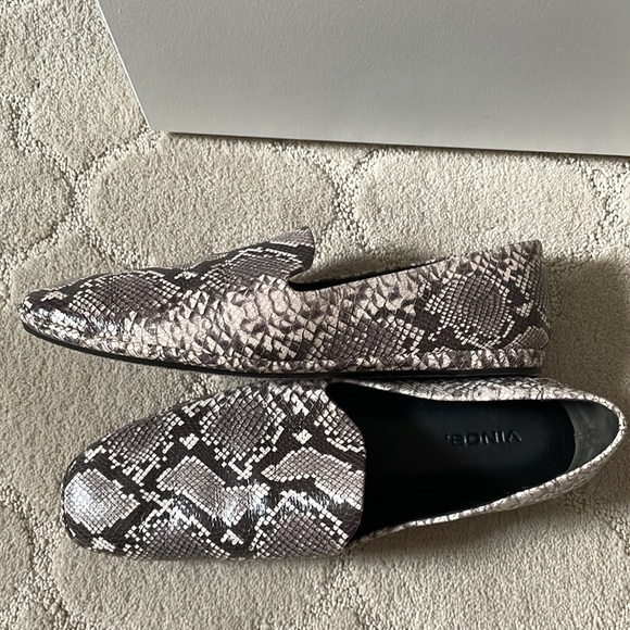 Vince Snakeskin Loafer Flat - Picture 4 of 10